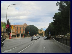 Murcia City Centre South part - Avenida Teniente Flomesta next to the river.